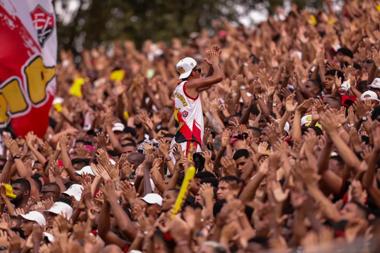 Torcida do Leão faz a festa no Barradão