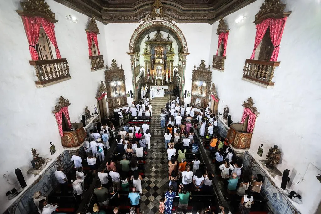 Missa na Igreja Nossa Senhora do Rosário dos Pretos