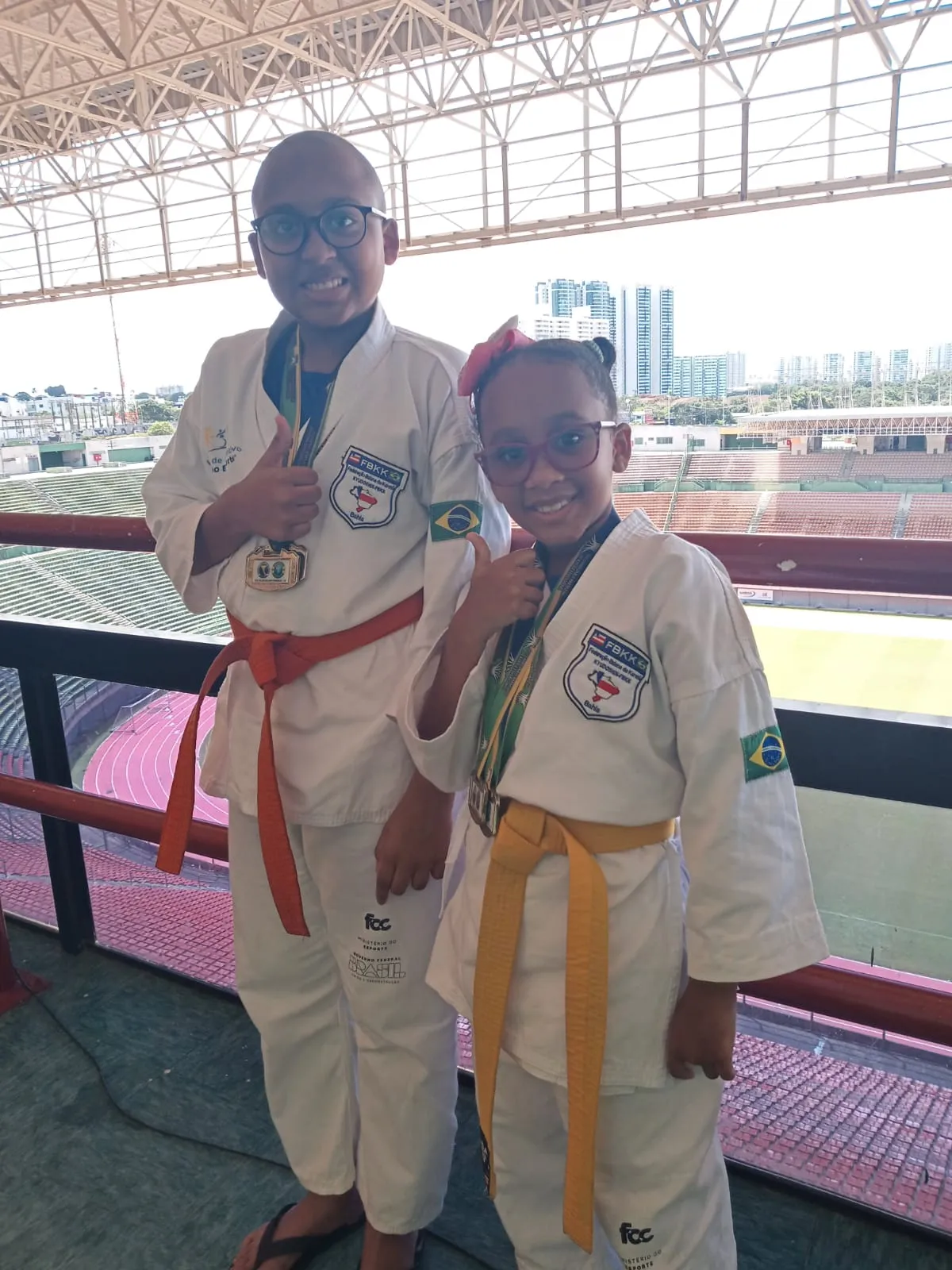 Márcio e Esther já colecionam vários troféus e medalhas