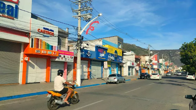 Ruas também ficaram quase desertas