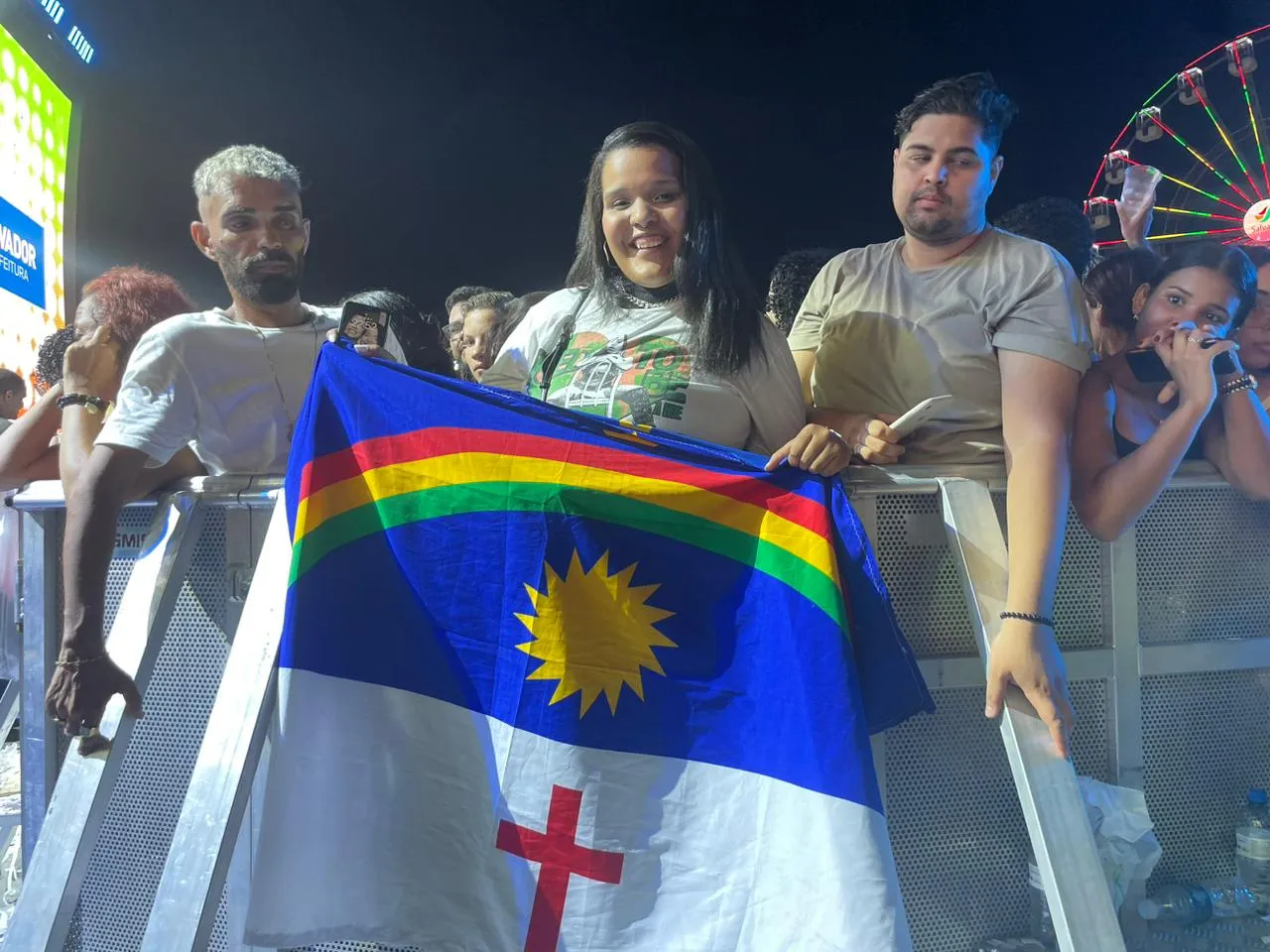 Imagem ilustrativa da imagem Fãs ultrapassam barreiras para ver Anitta no Festival Virada