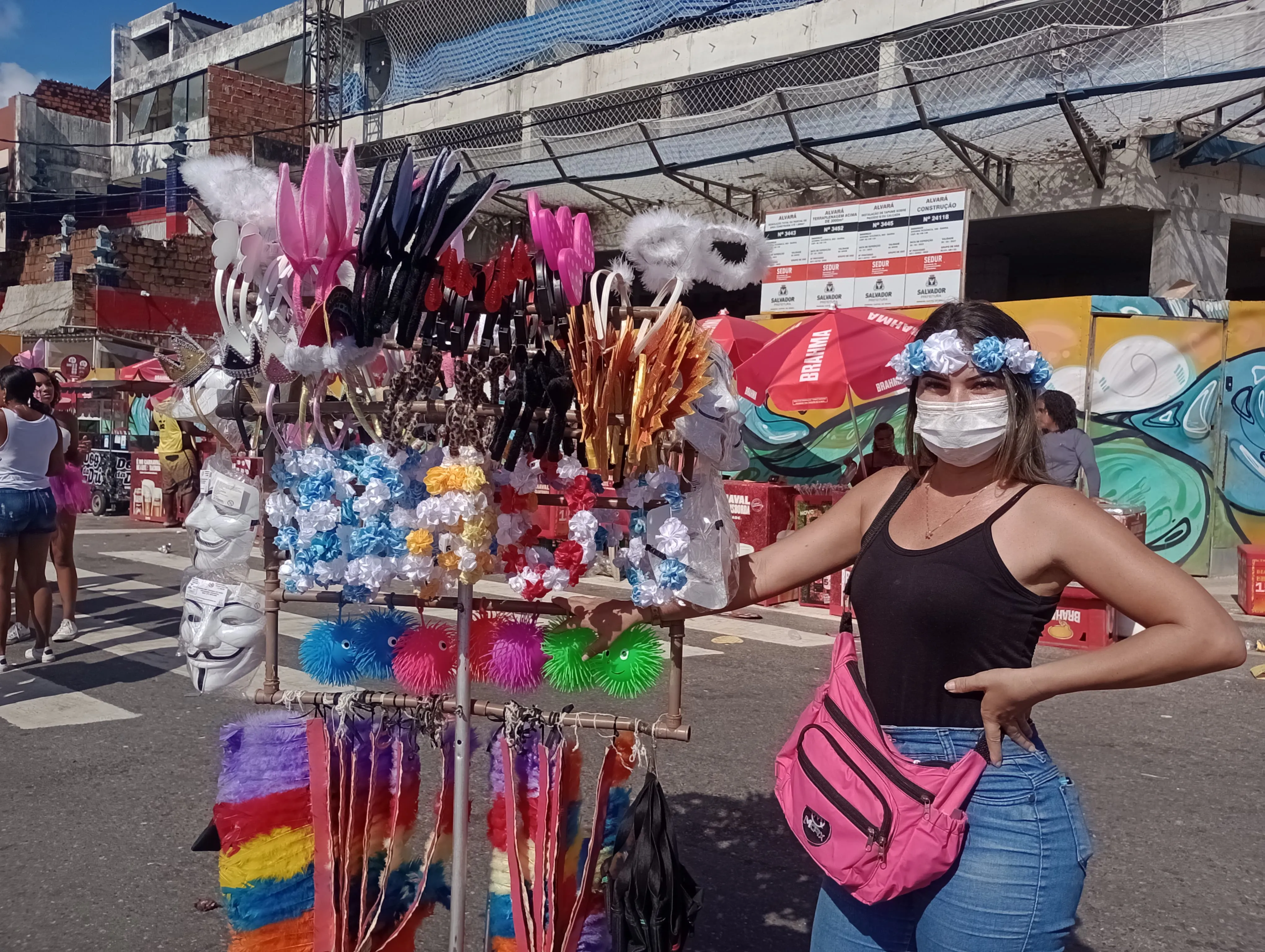 Janaína aproveita para ganhar uma grana extra