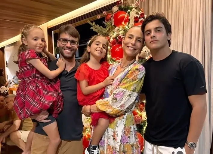 Imagem ilustrativa da imagem Ivete conta segredos para ter energia no Carnaval: "Me agarro em papi"