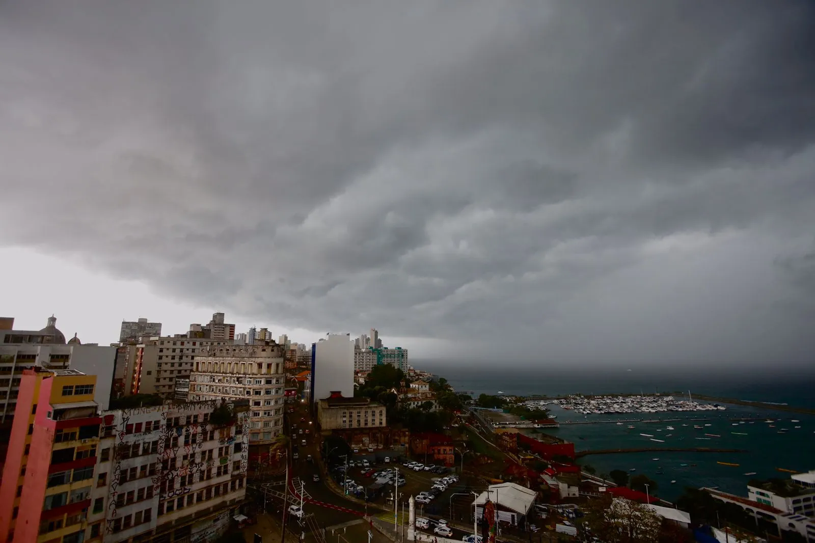 A Codesal alertou a possibilidadepara chuvas moderadas a fortes nas próximas horas