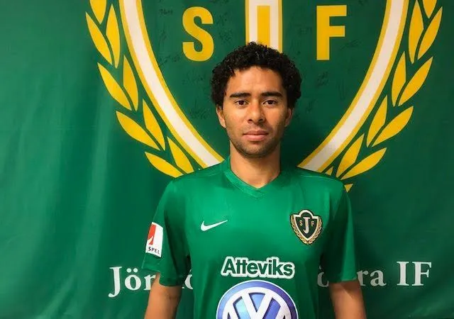 Jogador realmente tinha uma aparência que lembrava o xodó da torcida do Bahia Ávine