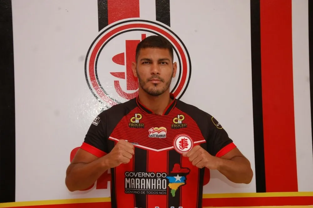 Rafael era o artilheiro da equipe na base e recebeu diversas oportunidades no profissional