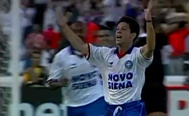 Preto foi o autor de um dos gols do Bahia na final da Copa do Nordeste de 2001