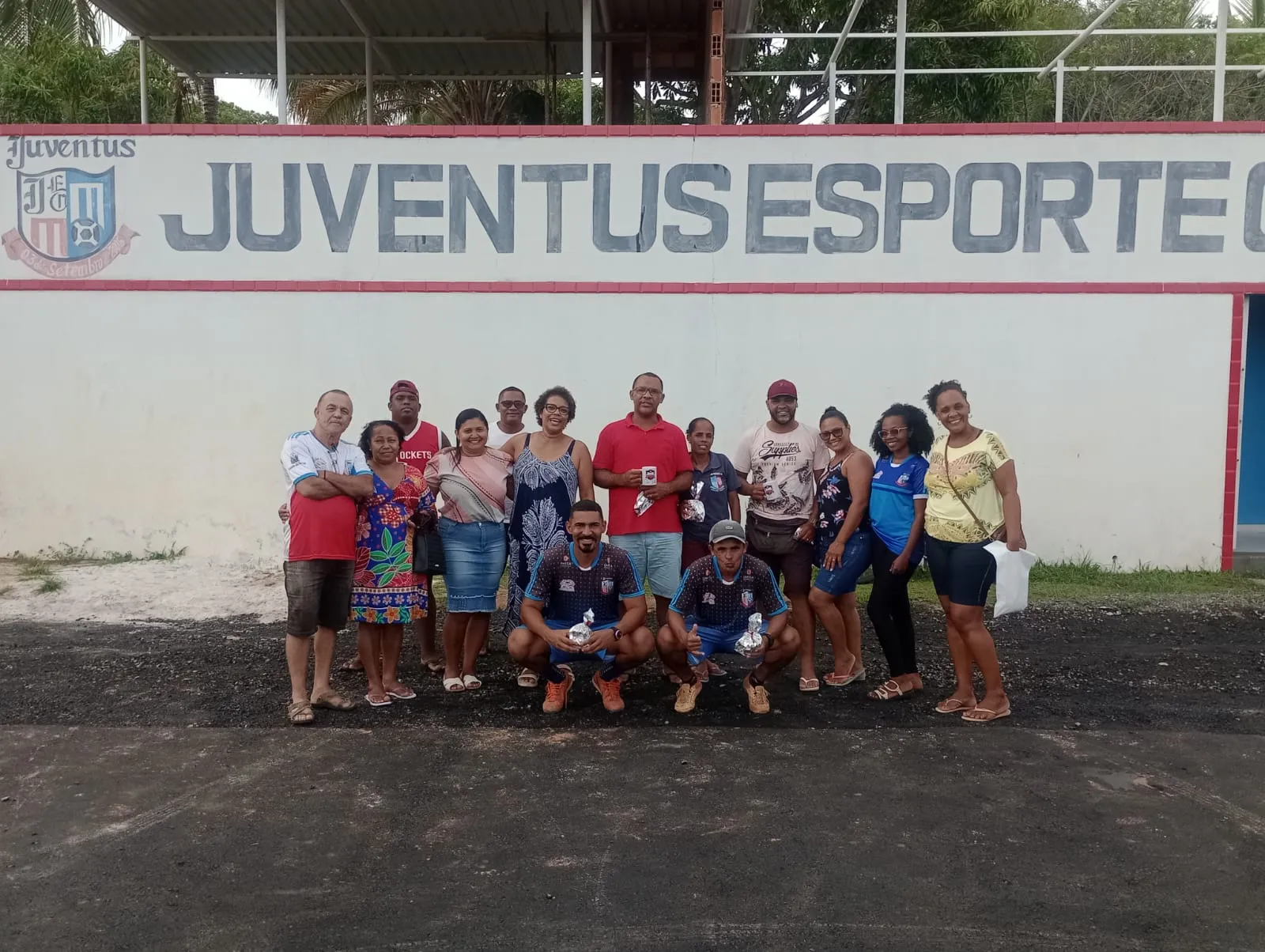 Equipe criou uma vaquinha com a chave PIX (e-mail): jpbahia79@
gmail.com