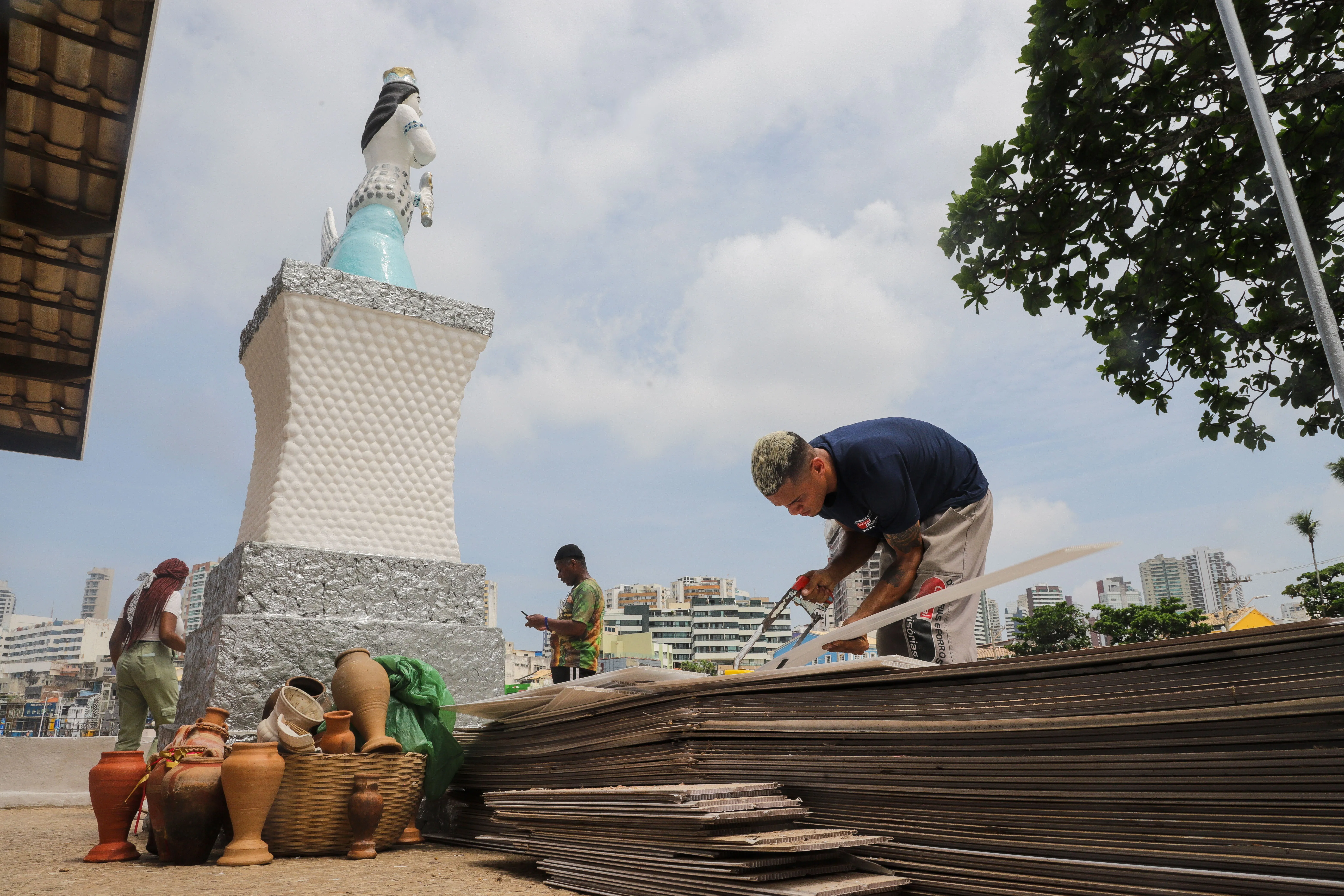 MASSA/SALVADOR
Prefeitura realiza preparativos pra Festa de Iemanjá no Rio Vermelho + Expectativas para a festa
Data: 24/01/2024
Foto: Mila Souza/ Ag. A TARDE