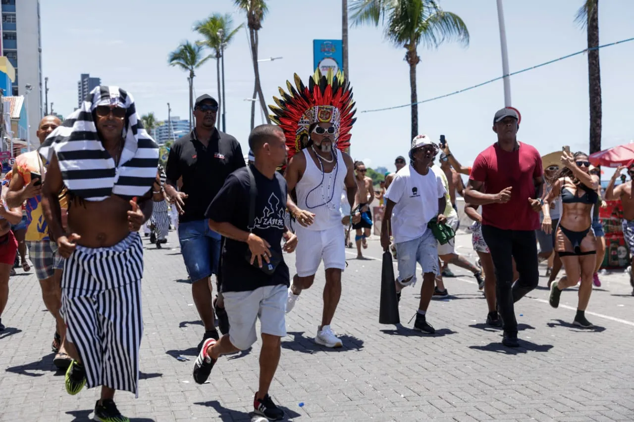 Brown correu em direção ao Farol da Barra com o projeto Zárabe