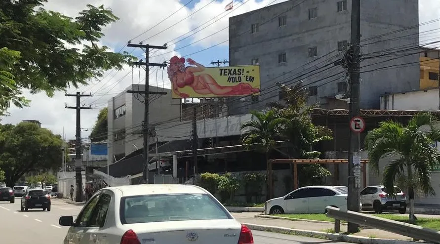 Imagem ilustrativa da imagem Vai voltar? Beyoncé divulga nova música com outdoor em Salvador