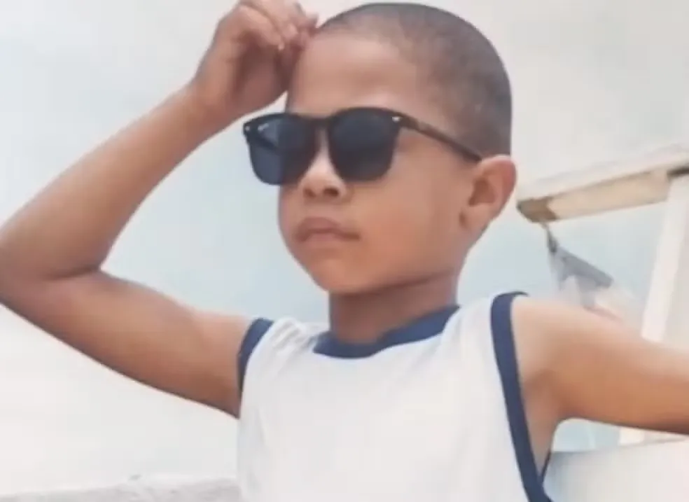 Jonathan Miguel Santos, de 7 anos, era neto do comandante do barco