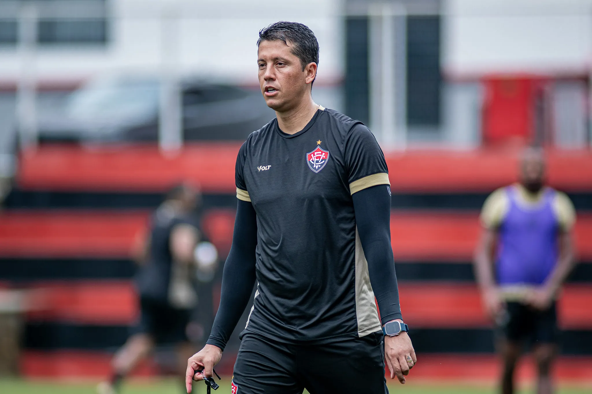 Thiago Carpini assumiu o Vitória como técnico