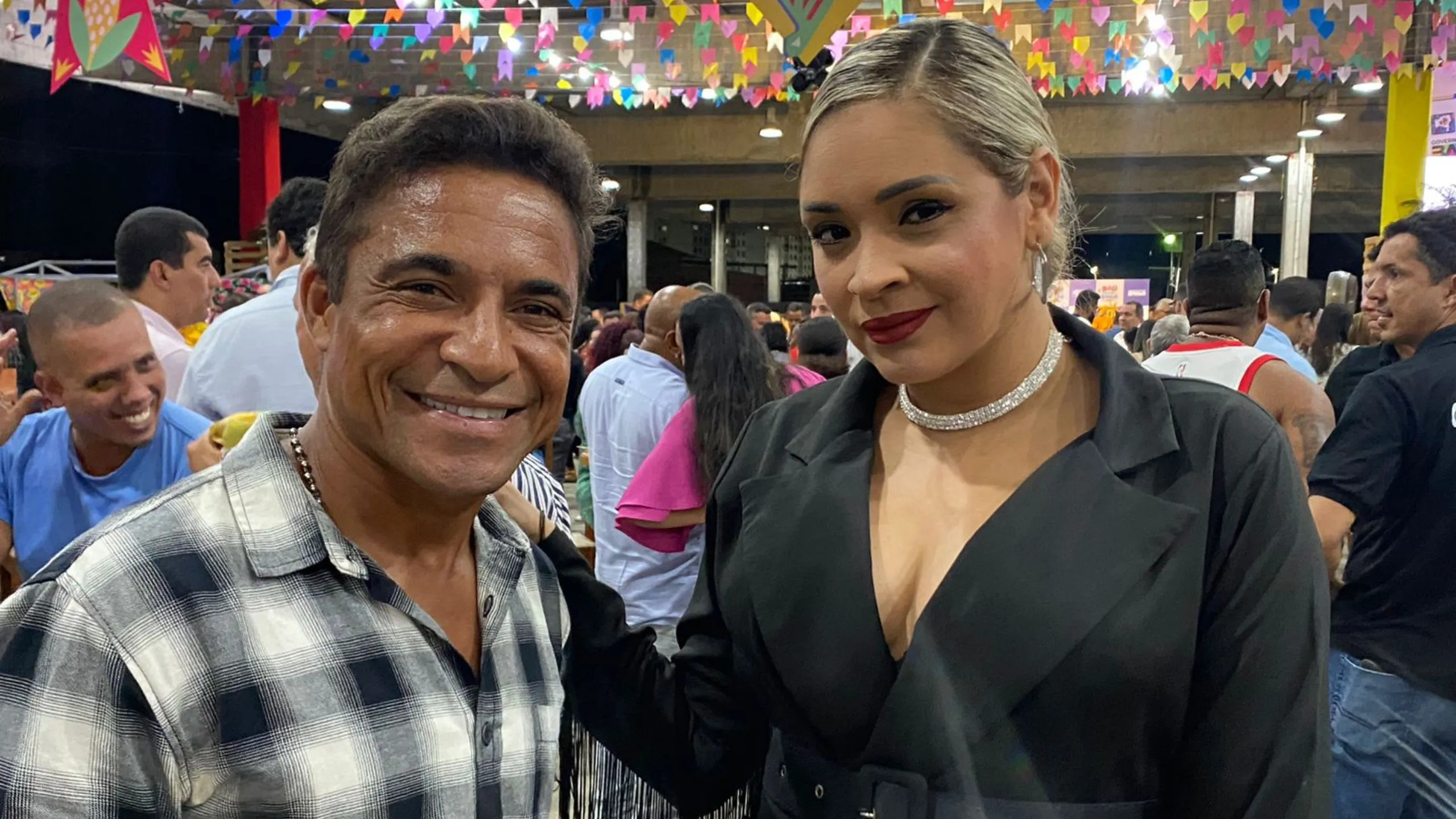 Jean e Nanda comandam o banda Flor de Maracujá