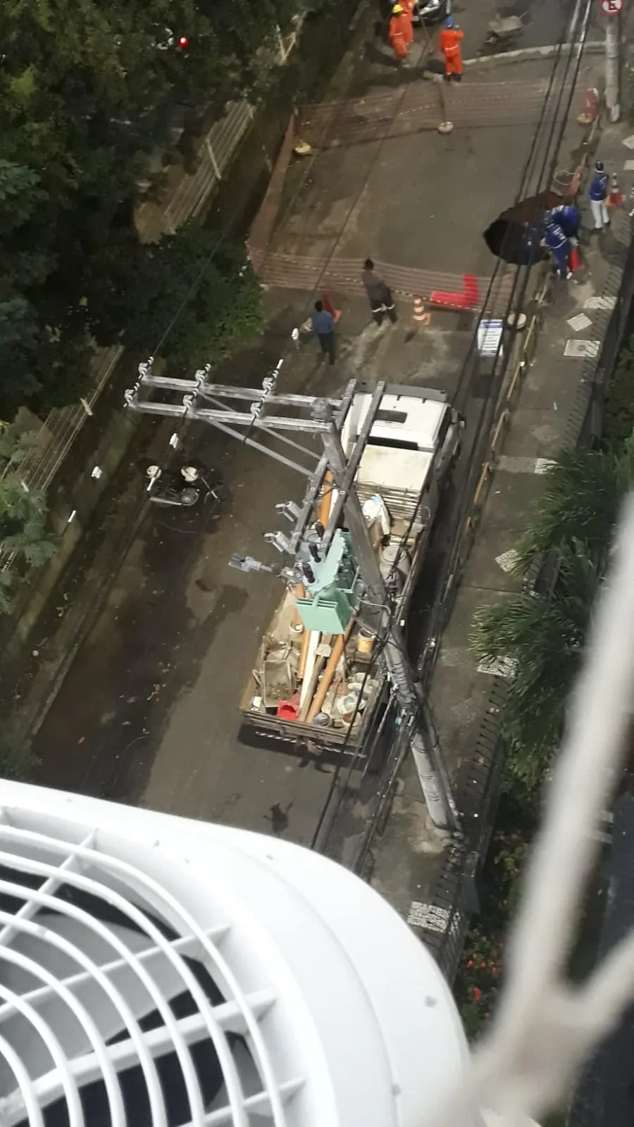 Rua interditada para serviços de reparo