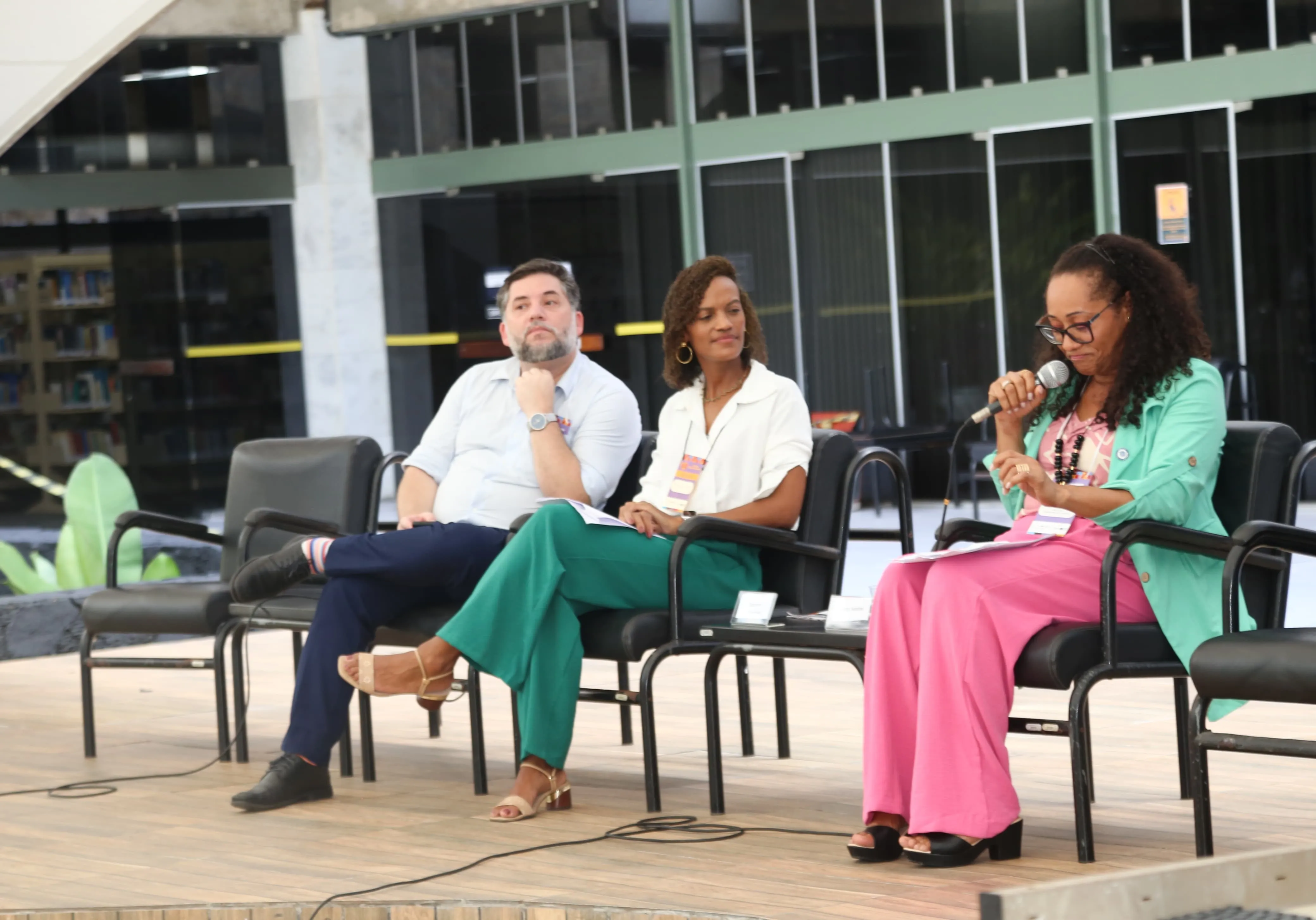 Selma Santos,diretora de bibliotecas da UFS,Fábio cordeiro,presidente CFB,Tamires Neves,diretora de bibliotecas públicas do estado Bahia