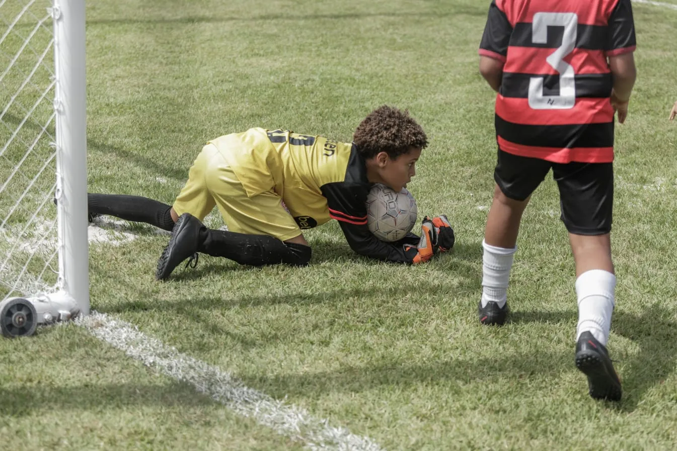 Jovens talentos em ação Academia de Futebol do Leão