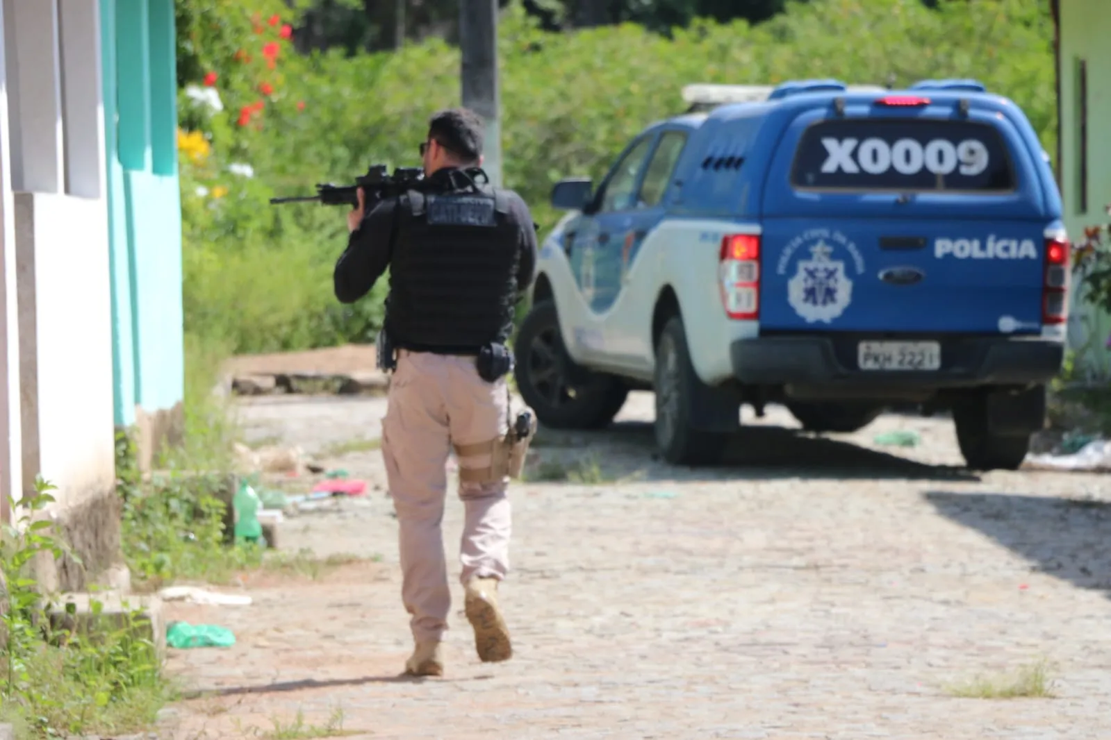 Imagem ilustrativa da imagem Ficco faz ofensiva contra facção que expulsou moradores em Maragogipe