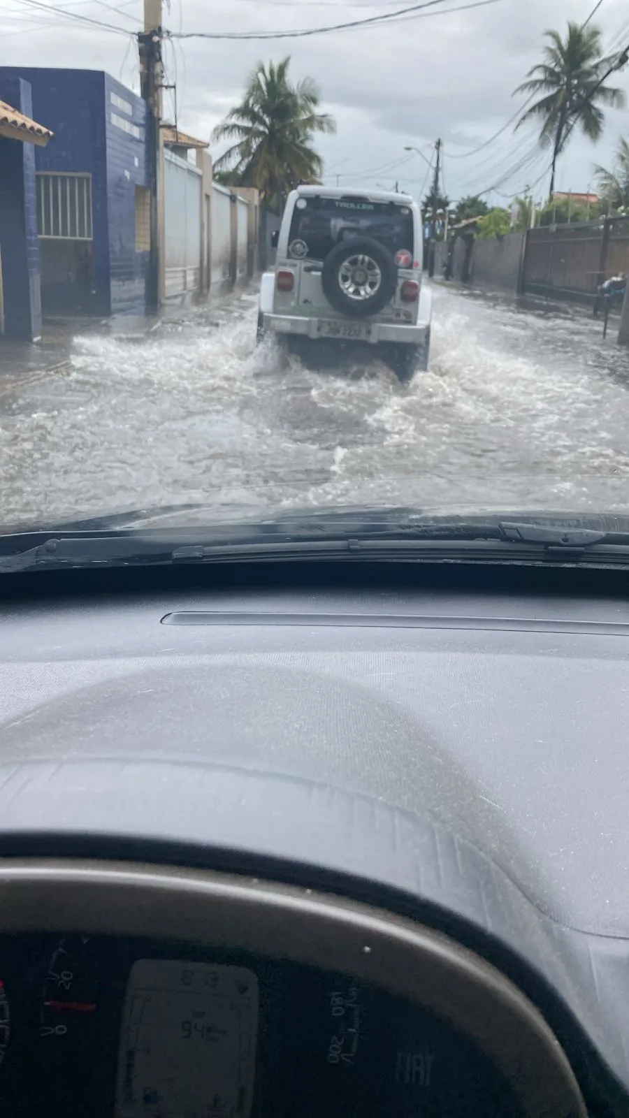 Alagamento em Ipitanga nesta manhã