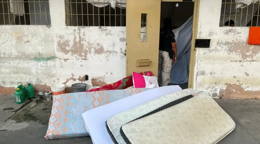 Operação Premium Mandatum foi executada nesta quinta-feira (23), no sistema prisional de 15 cidades baianas