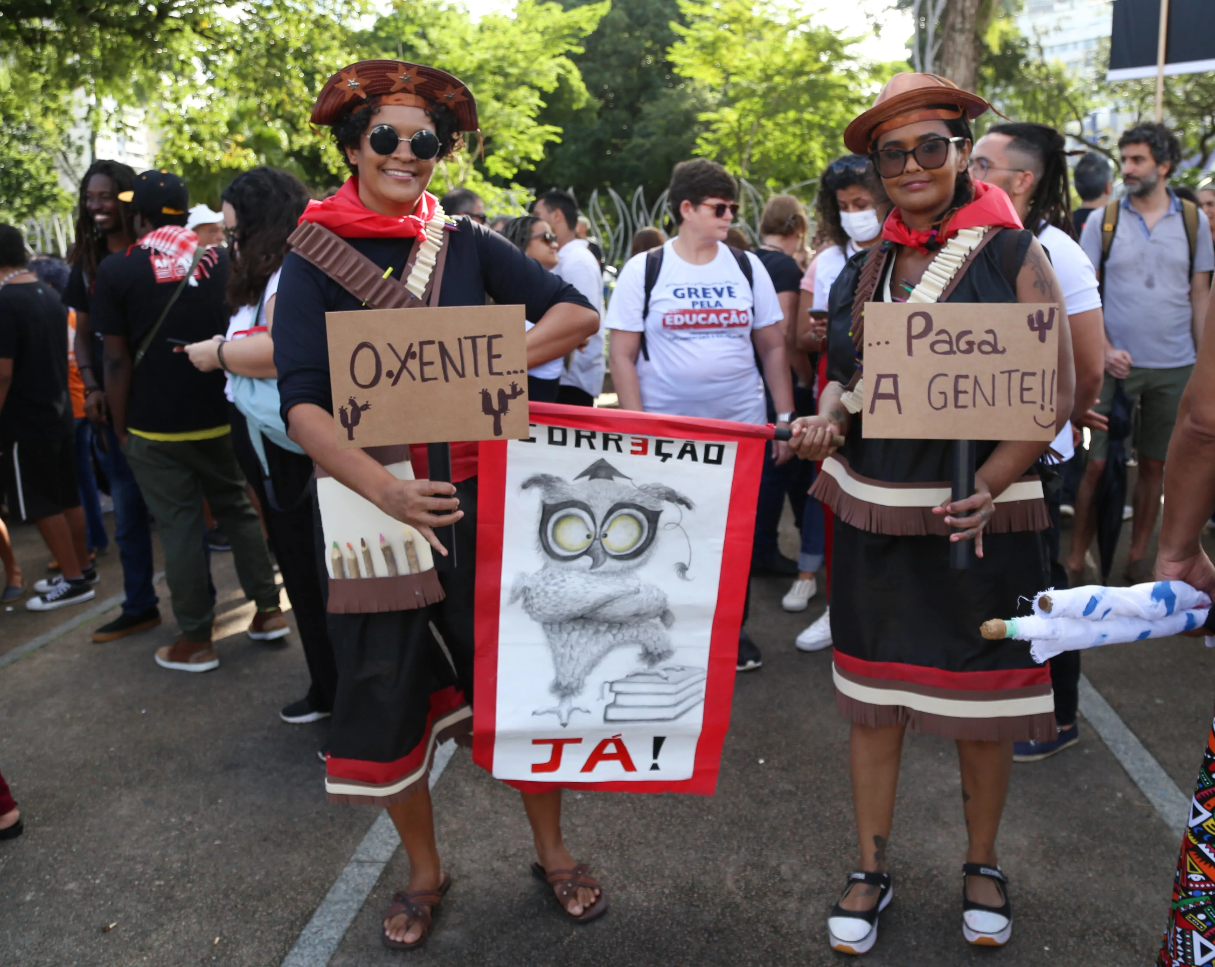 Imagem ilustrativa da imagem Greve: galera das universidades federais vai às ruas de Salcity