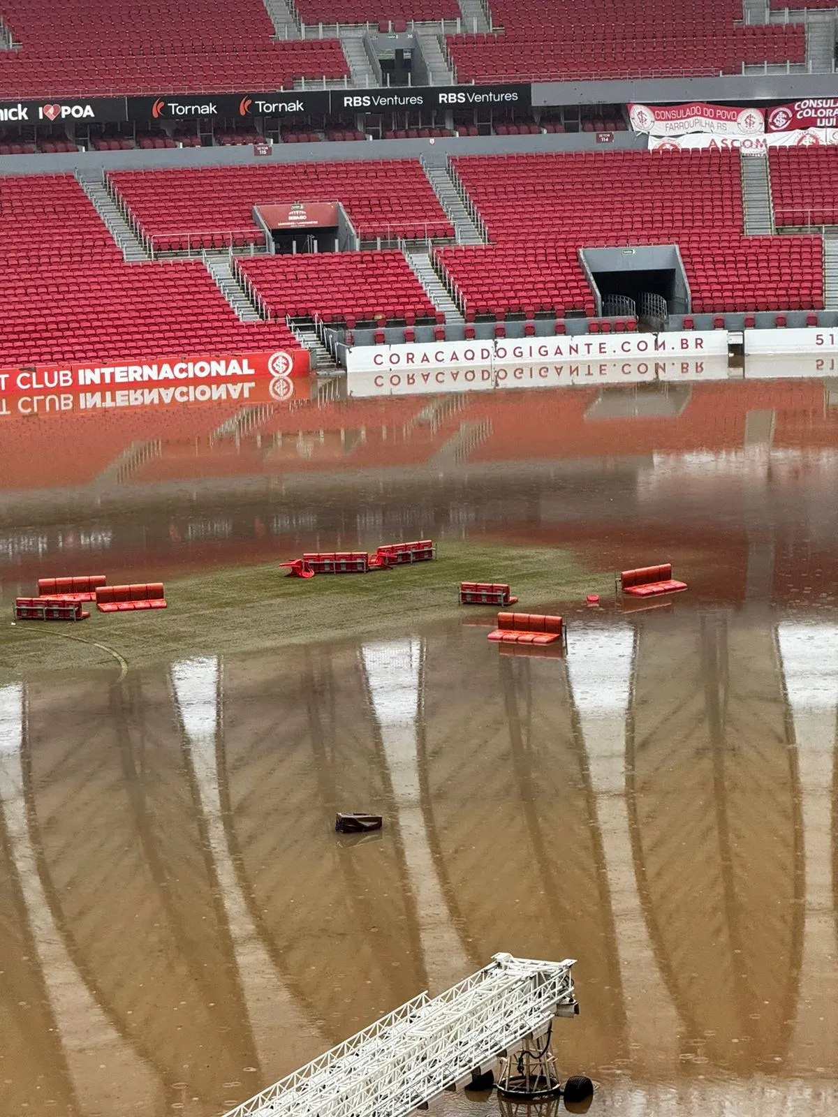 Imagem ilustrativa da imagem Inter tem prejuízo ‘de milhões’ com o Beira-Rio após chuvas no RS