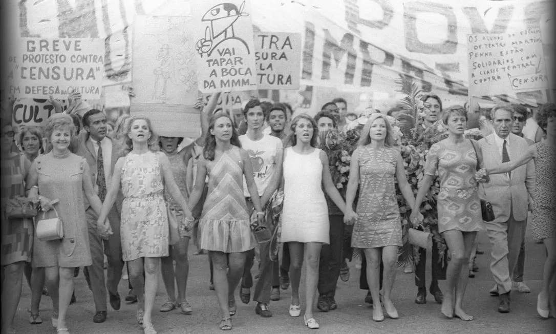 Em 1968, as atrizes Eva Todor, Tônia Carreiro, Eva Wilma, Leila Diniz, Odete Lara, Cacilda Becker e Norma Bengell, marcharam contra a censura do governo em plena ditadura militar