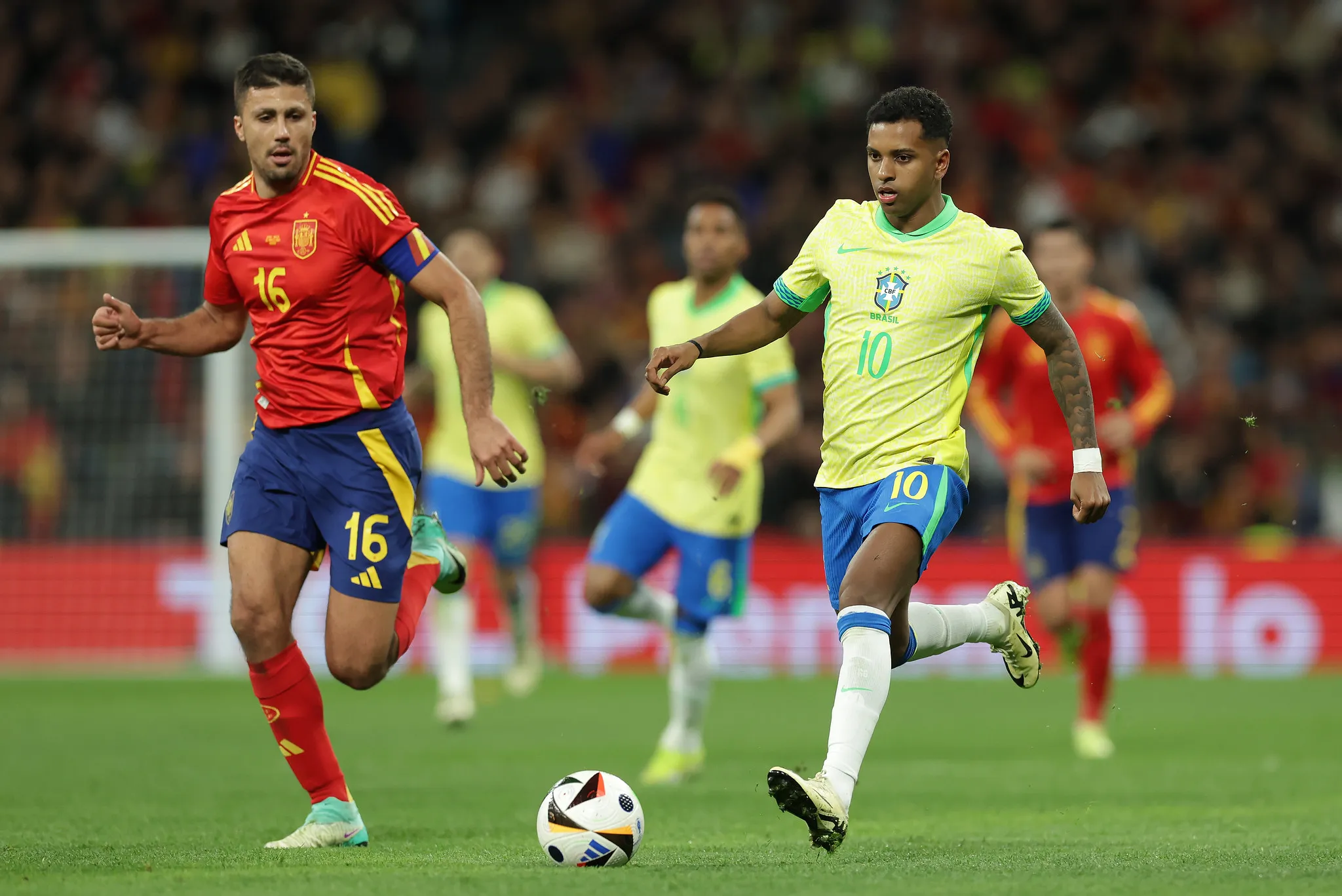 Rodrygo em ação com a camisa 10 do Brasil