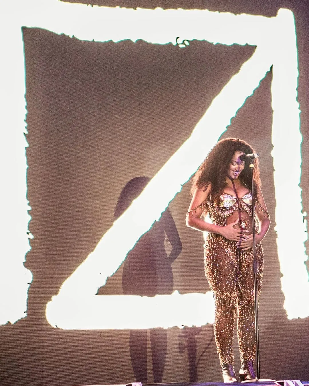 Iza espera seu primeiro filho