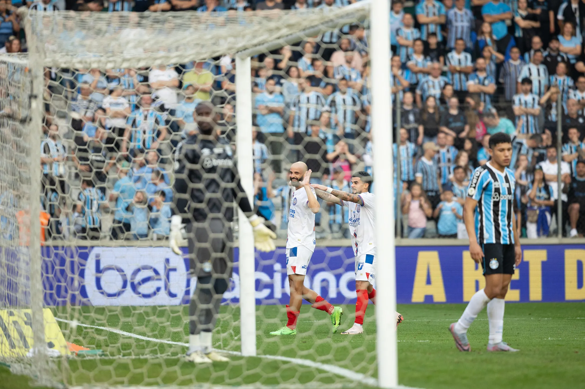 Thaciano mostrou a sua qualidade e furou o time gaúcho