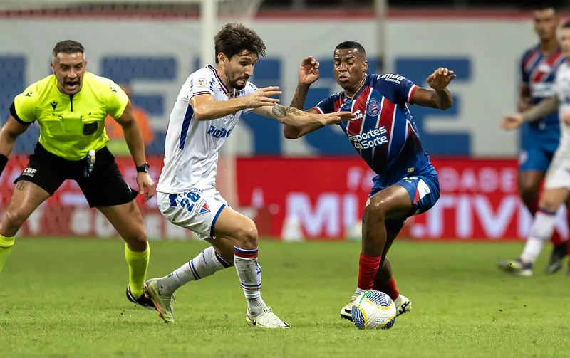 Jean Lucas é marcado de perto por Pedro Augusto em Bahia 1x0 Fortaleza