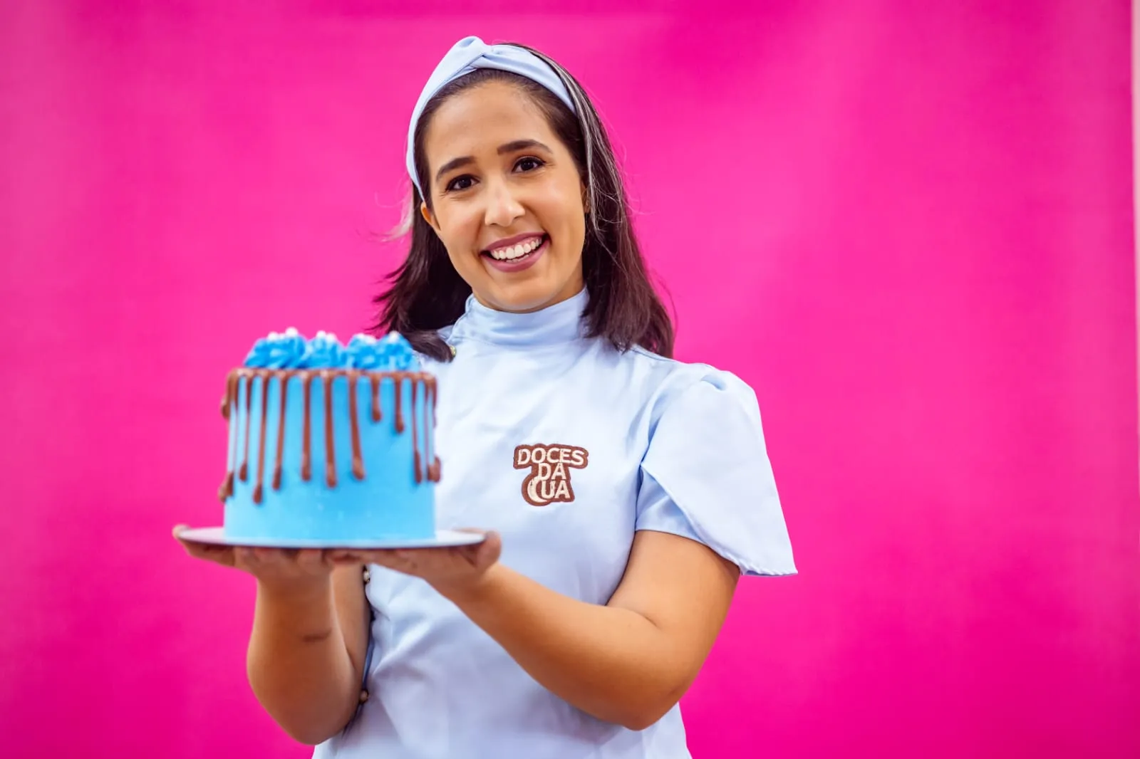 Luana é a confeiteira responsável pela Doces da Lua