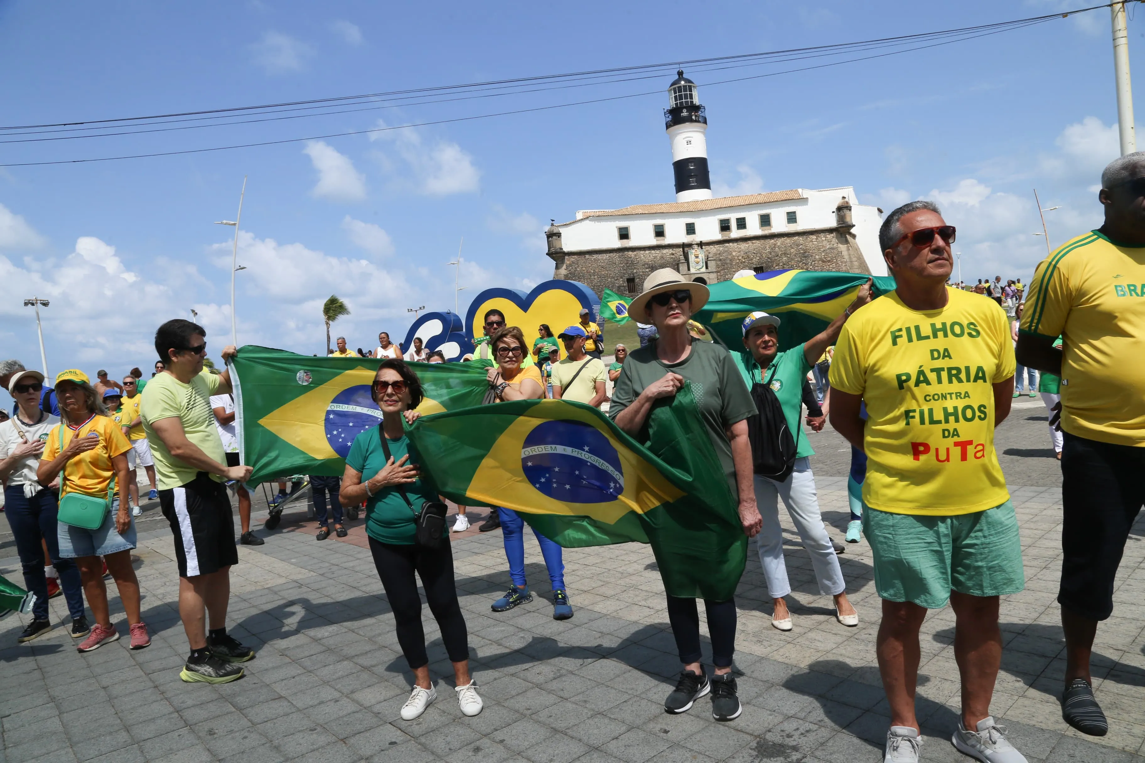 Imagem ilustrativa da imagem Baixo público, insatisfação e racha: confira os bastidores do 7 de Setembro na Barra