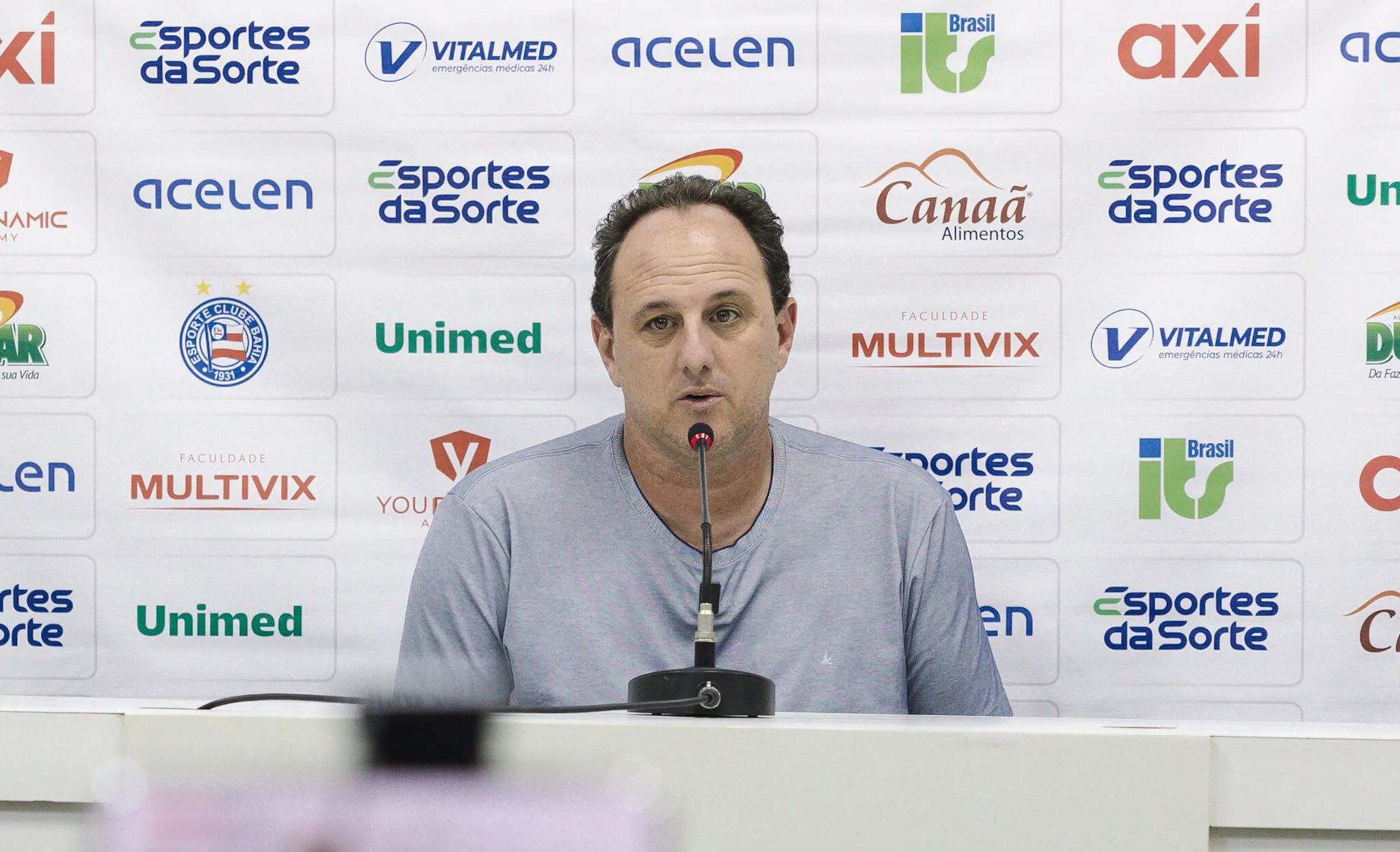 Rogério Ceni optou por não acionar Lucho Rodriguez