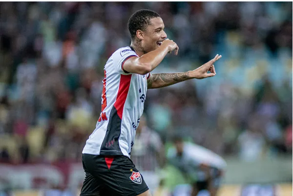 Janderson comemorando o gol da vitória contra o Fluminense, único marcado com a camisa rubro-negra