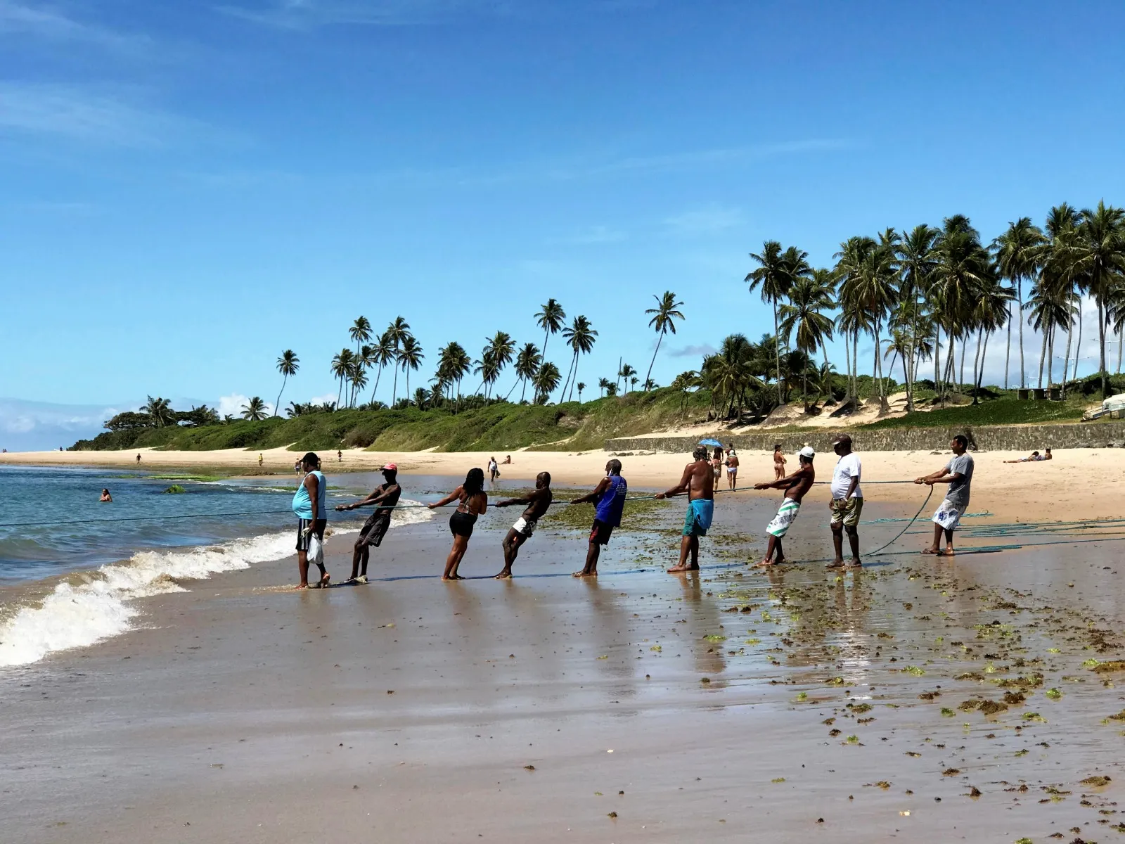 Na foto, a praia de Placaford, em Piatã, que ganhou esse nome graças a uma placa da montadora Ford que foi colocada lá