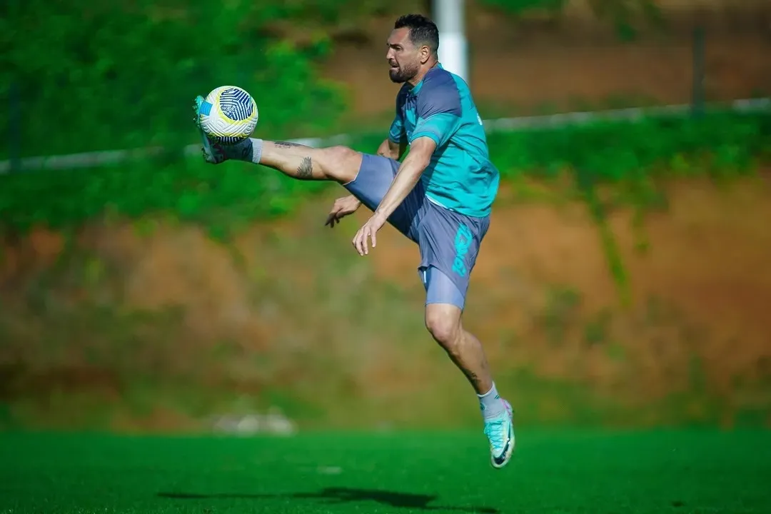 Gilberto em treino do Juventude