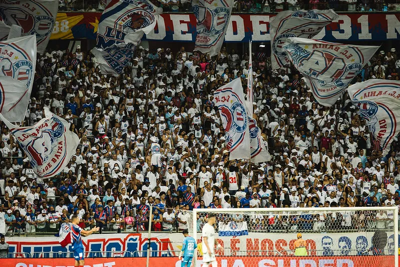 Torcida do Bahia na arquibancada da Arena Fonte Nova