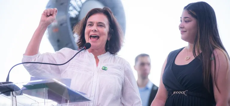 Ministra da Saúde, Nísia Trindade, no lançamento do programa