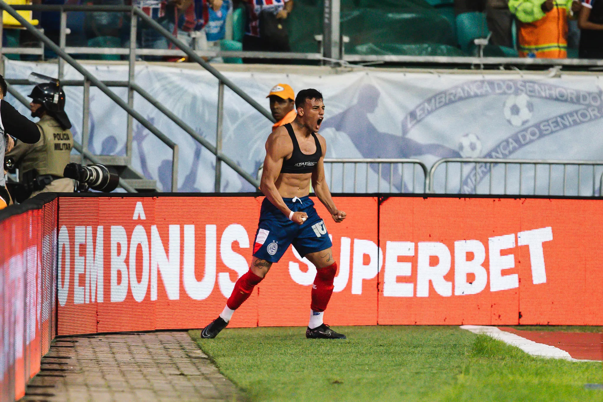 Lucho Rodríguez comemora gol da classificação contra o Botafogo