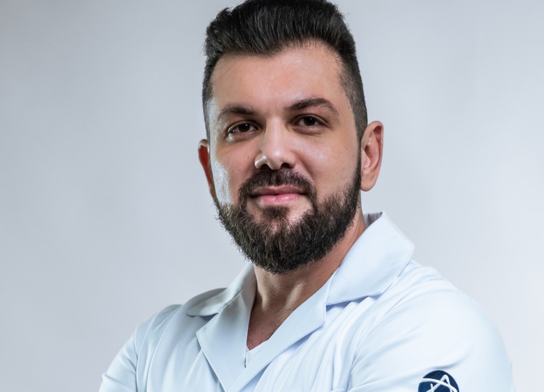 Dr. Thiago Viana é médico do esporte, nutrólogo e ortopedista