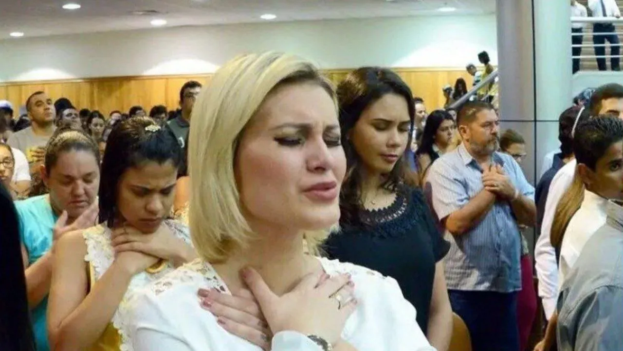 Imagem ilustrativa da imagem Andressa Urach: briga com a igreja, prostituição e milhões no mundo pornô