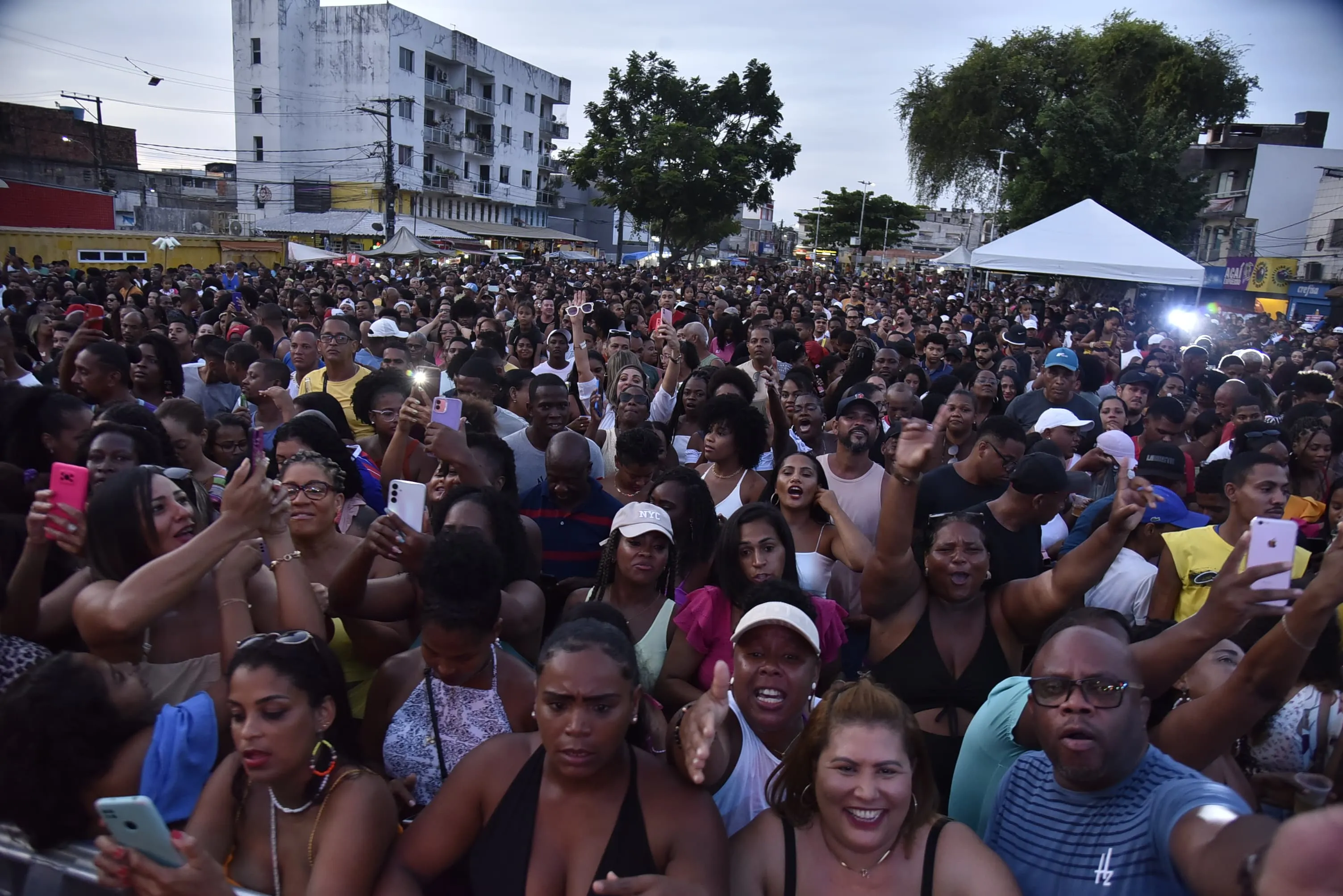 Multidão lotou Periperi para show