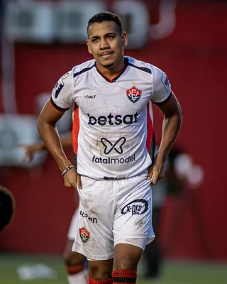 Zé Hugo ainda não começou como titular no Brasileirão