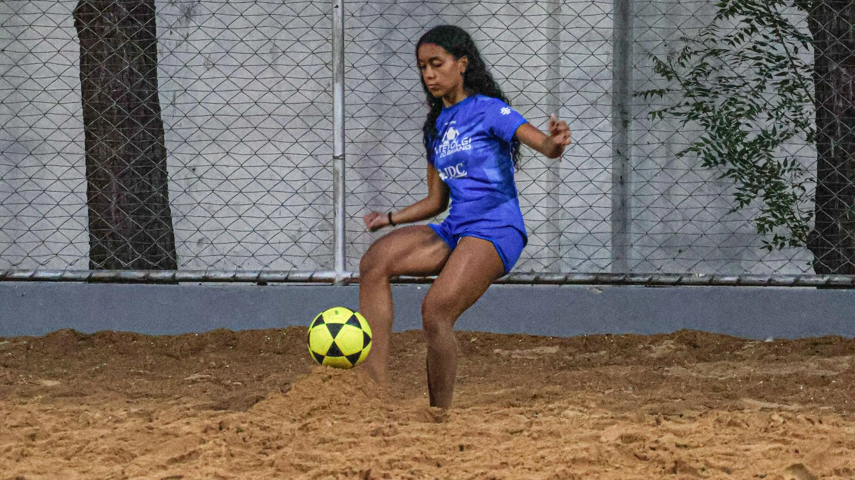 Lara Oliveira, 18 anos