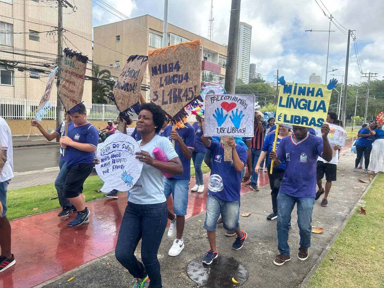 Imagem ilustrativa da imagem Caminhada em Ondina lembra Dia Nacional dos Surdos