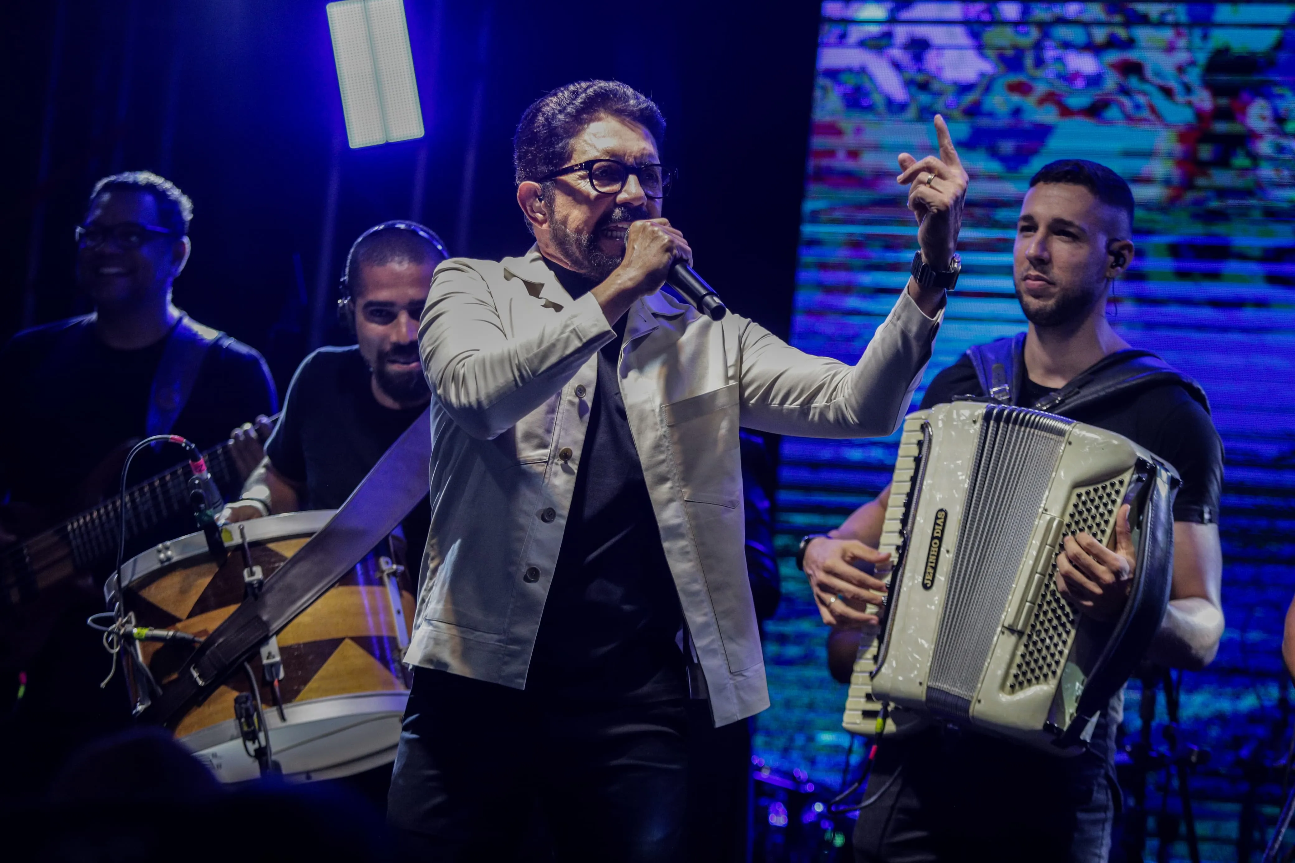 Imagem ilustrativa da imagem Com muito forró, Adelmário Coelho celebra cultura nordestina na Fenagro