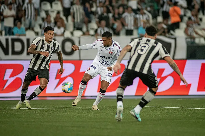 Botafogo x Vitória, partida de ida, no Rio de Janeiro