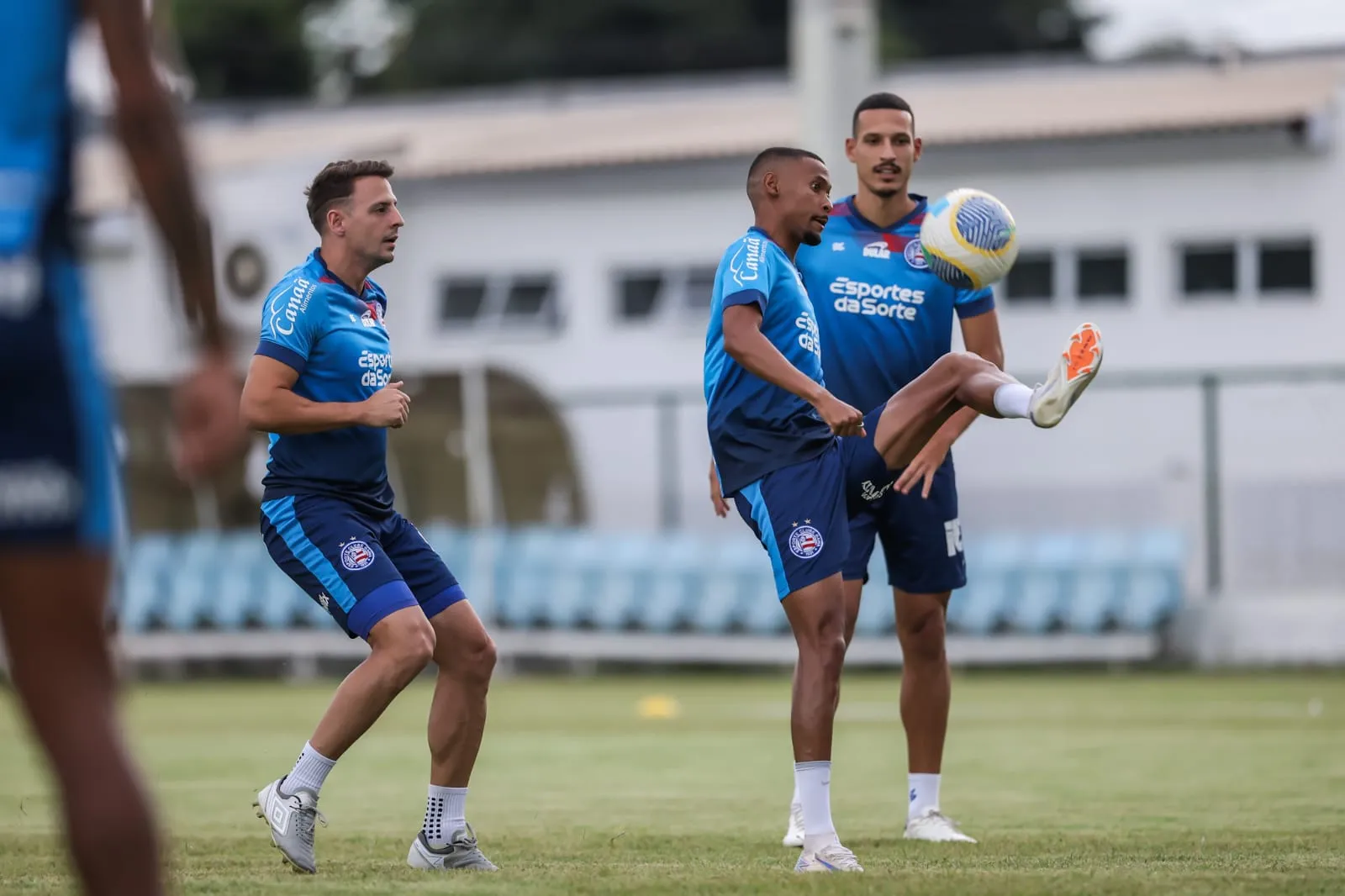 Último treino do Bahia antes de encontrar o Dourado, na Arena Pantanal