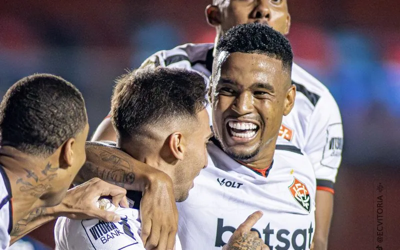 Alerrandro vibra com gol marcado contra o Grêmio